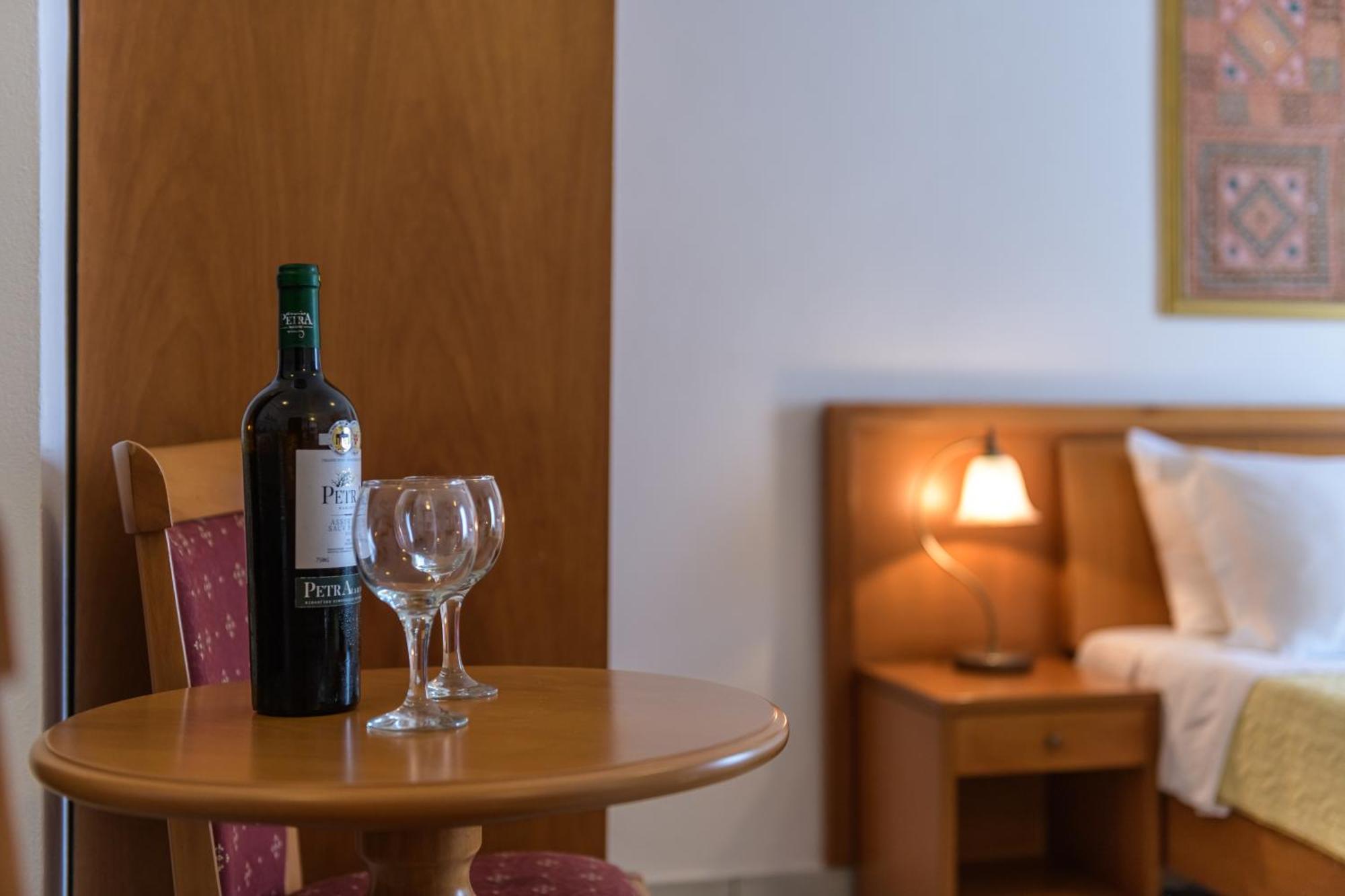 Grikos Hotel Pátmos Екстериор снимка